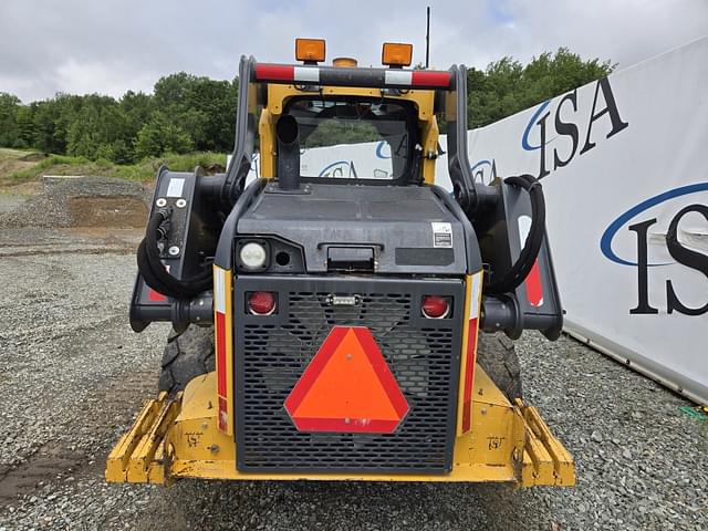 Image of John Deere 320G equipment image 3