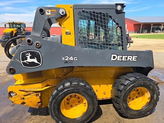 Image of John Deere 324G equipment image 1