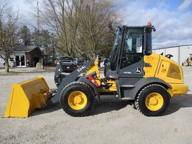 Image of John Deere 324L equipment image 2