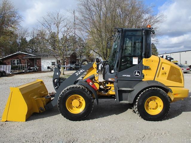 Image of John Deere 324L equipment image 2