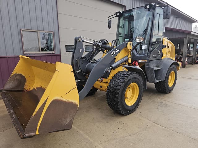 Image of John Deere 324L equipment image 2