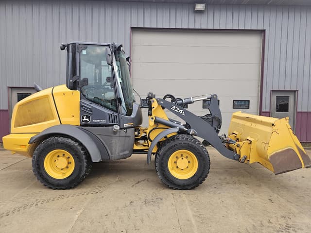 Image of John Deere 324L equipment image 1