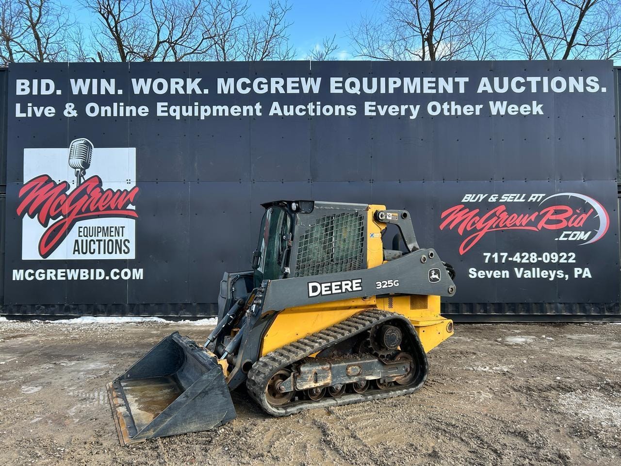 2019 John Deere 325G Equipment Image0