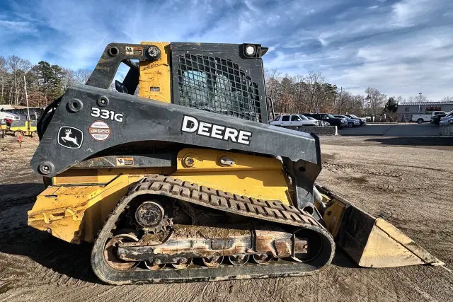 Image of John Deere 331G equipment image 4
