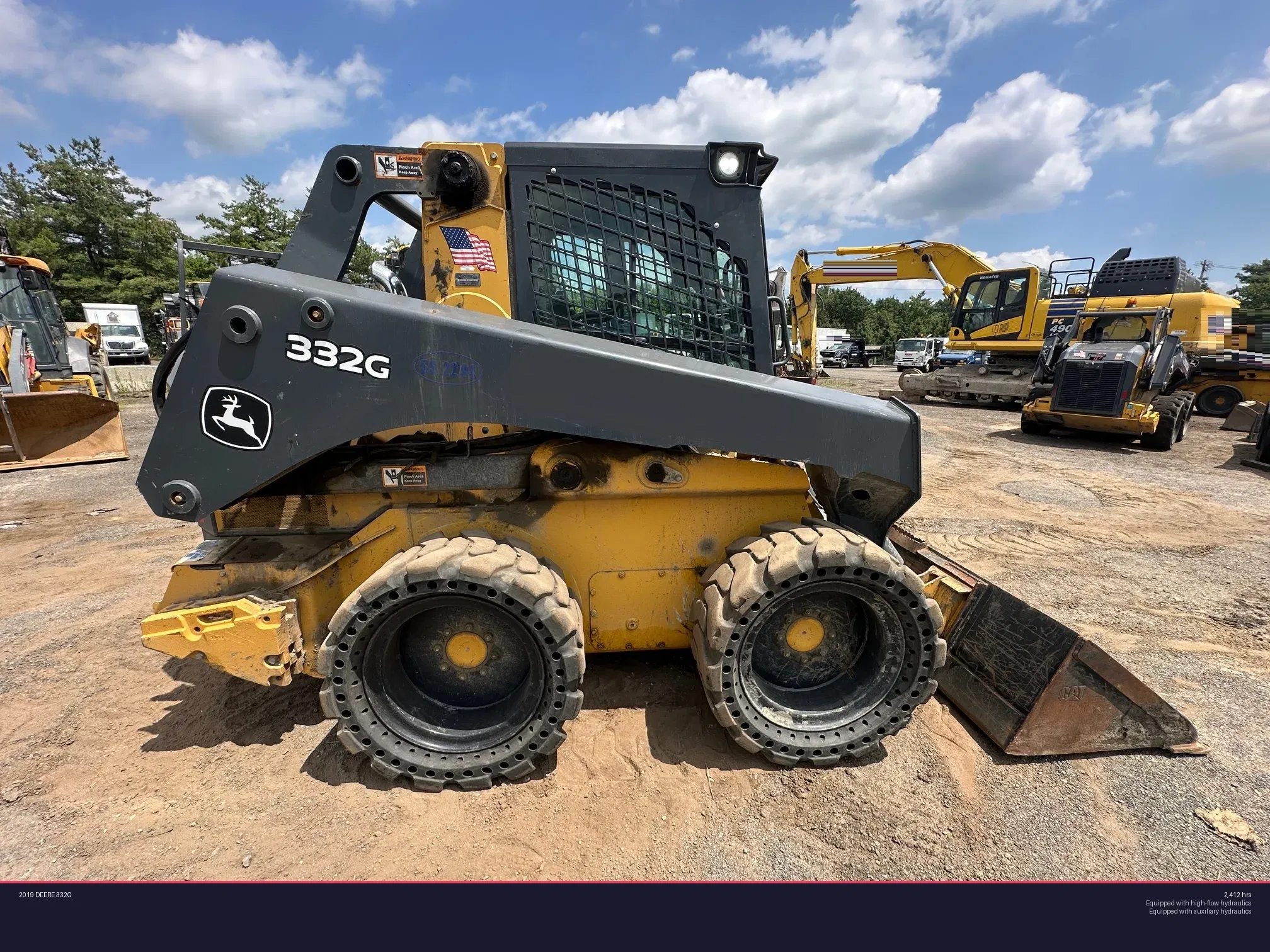 2019 John Deere 332G Equipment Image0