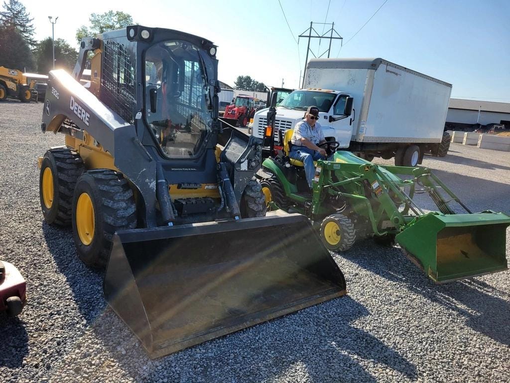 2019 John Deere 332G Equipment Image0