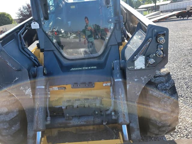 Image of John Deere 332G equipment image 3