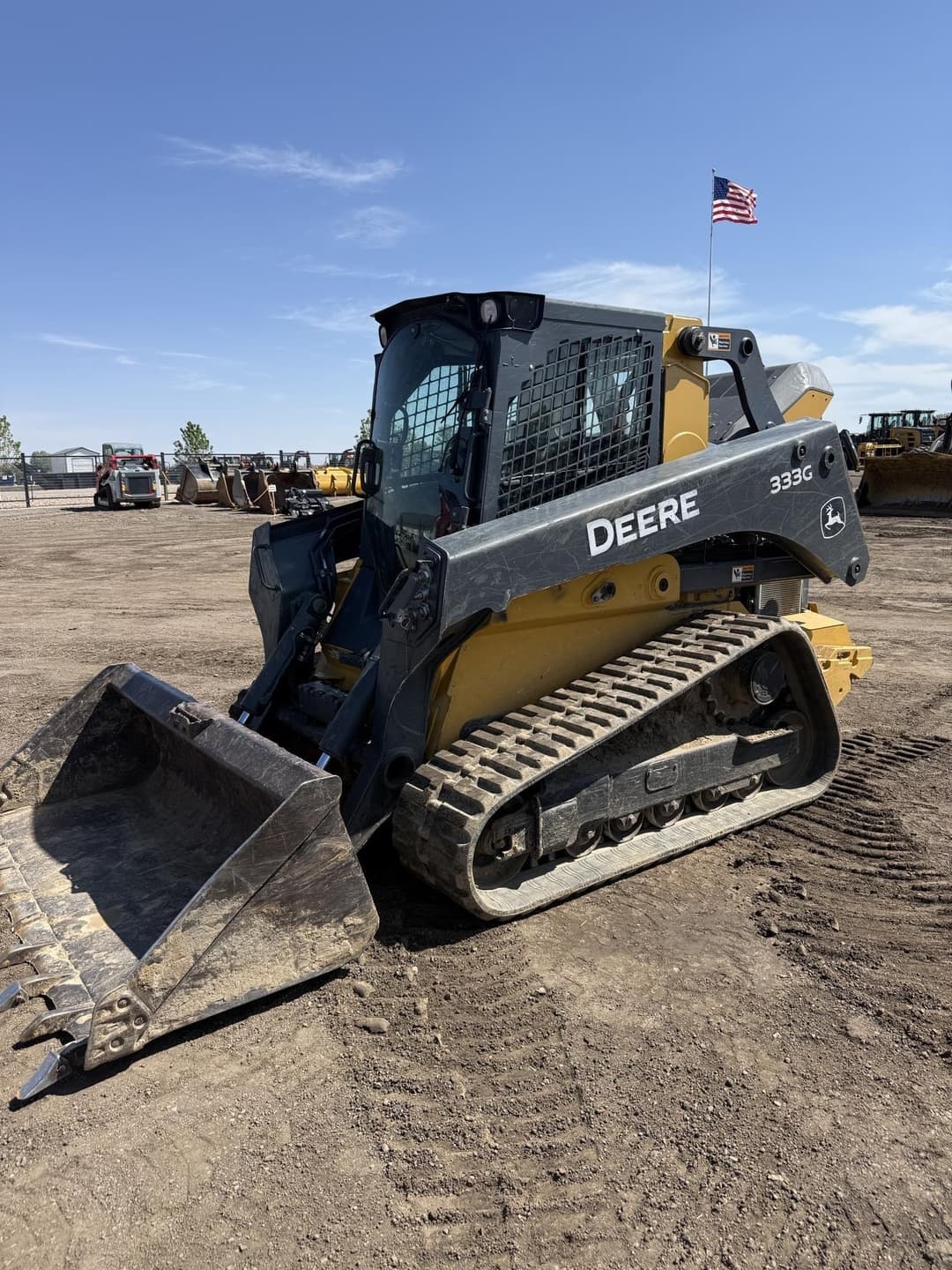 Image of John Deere 333G Primary image