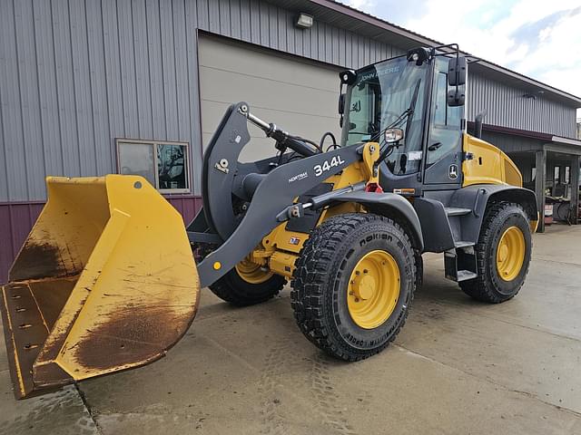 Image of John Deere 344L equipment image 1