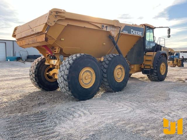 Image of John Deere 410E equipment image 4