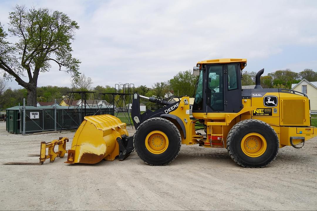 Image of John Deere 544L Primary image