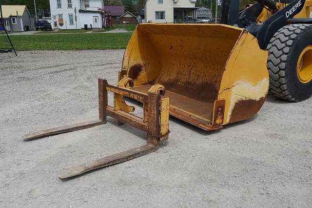 Image of John Deere 544L equipment image 1