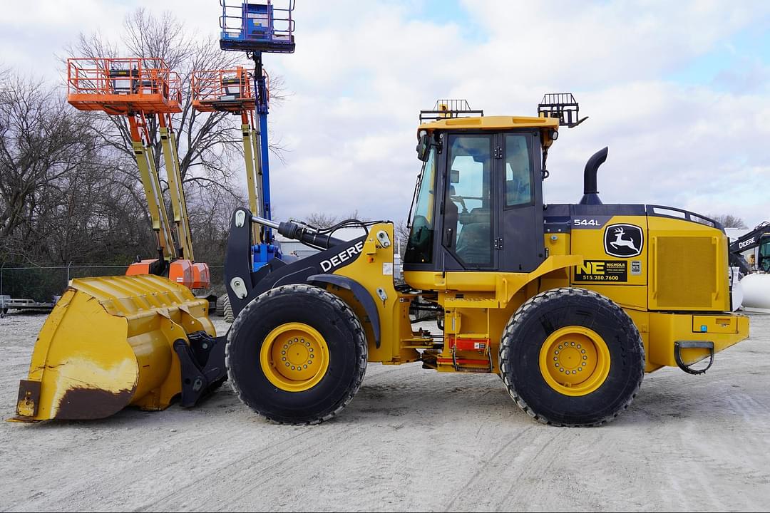 Image of John Deere 544L Primary image