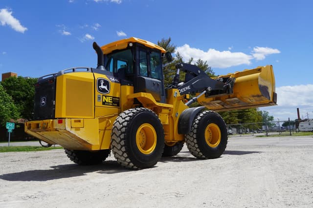 Image of John Deere 544L equipment image 3
