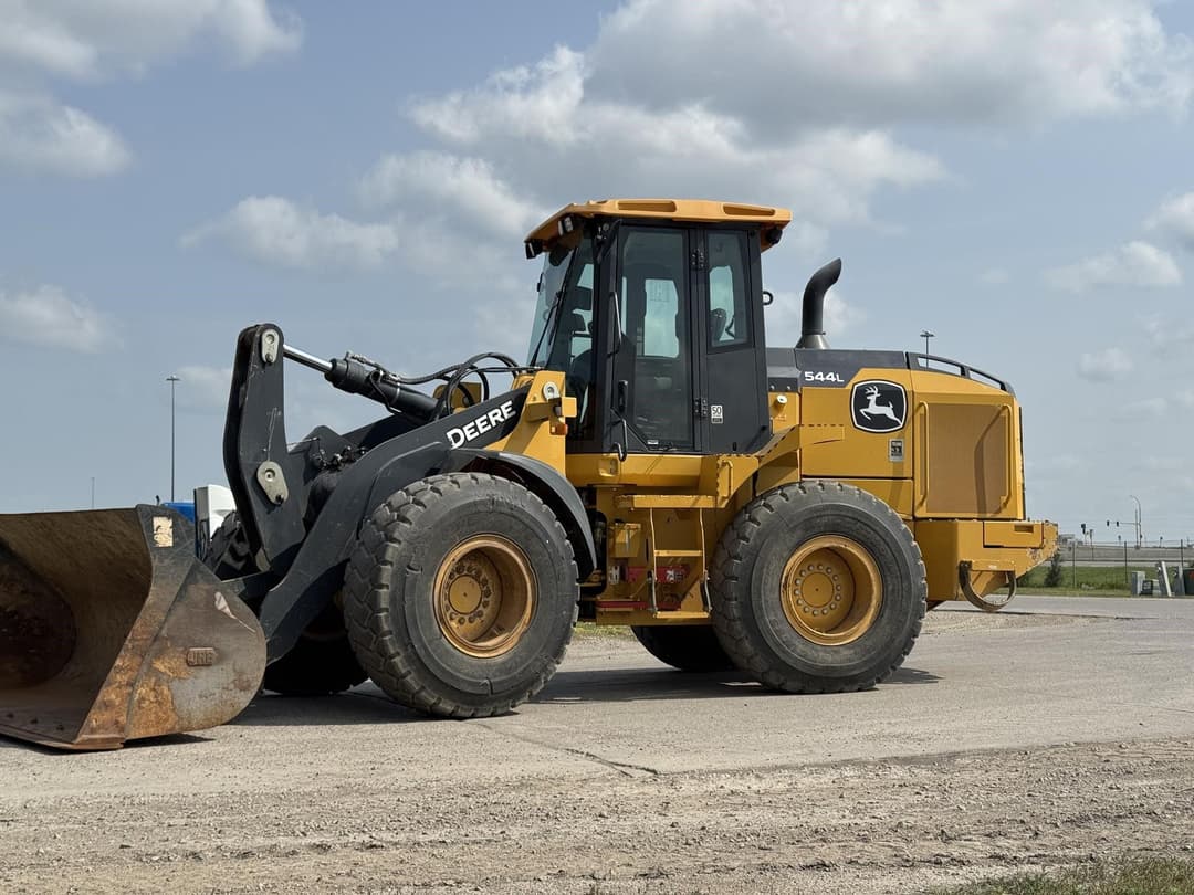 Image of John Deere 544L Primary image