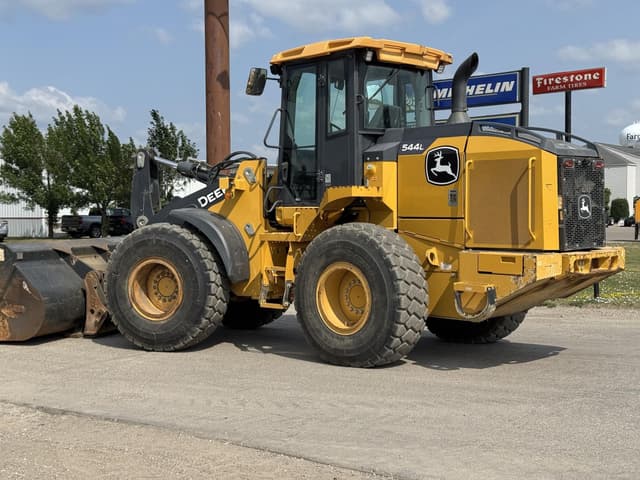 Image of John Deere 544L equipment image 2