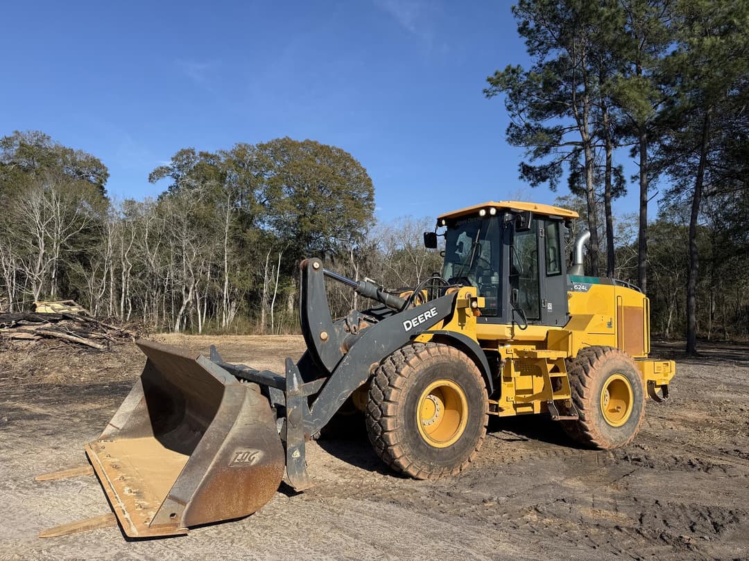 Image of John Deere 624L Primary image