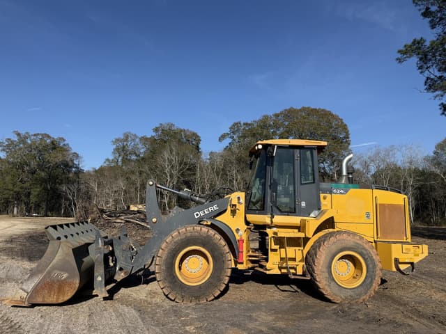 Image of John Deere 624L equipment image 1