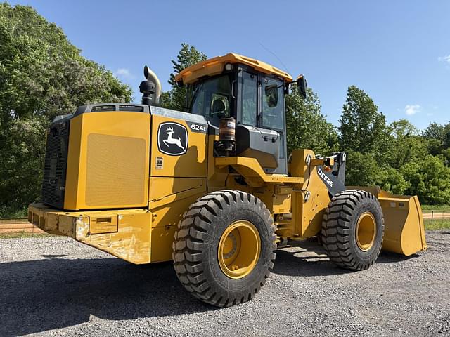 Image of John Deere 624L equipment image 3