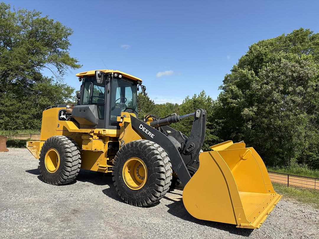 Image of John Deere 624L Primary image