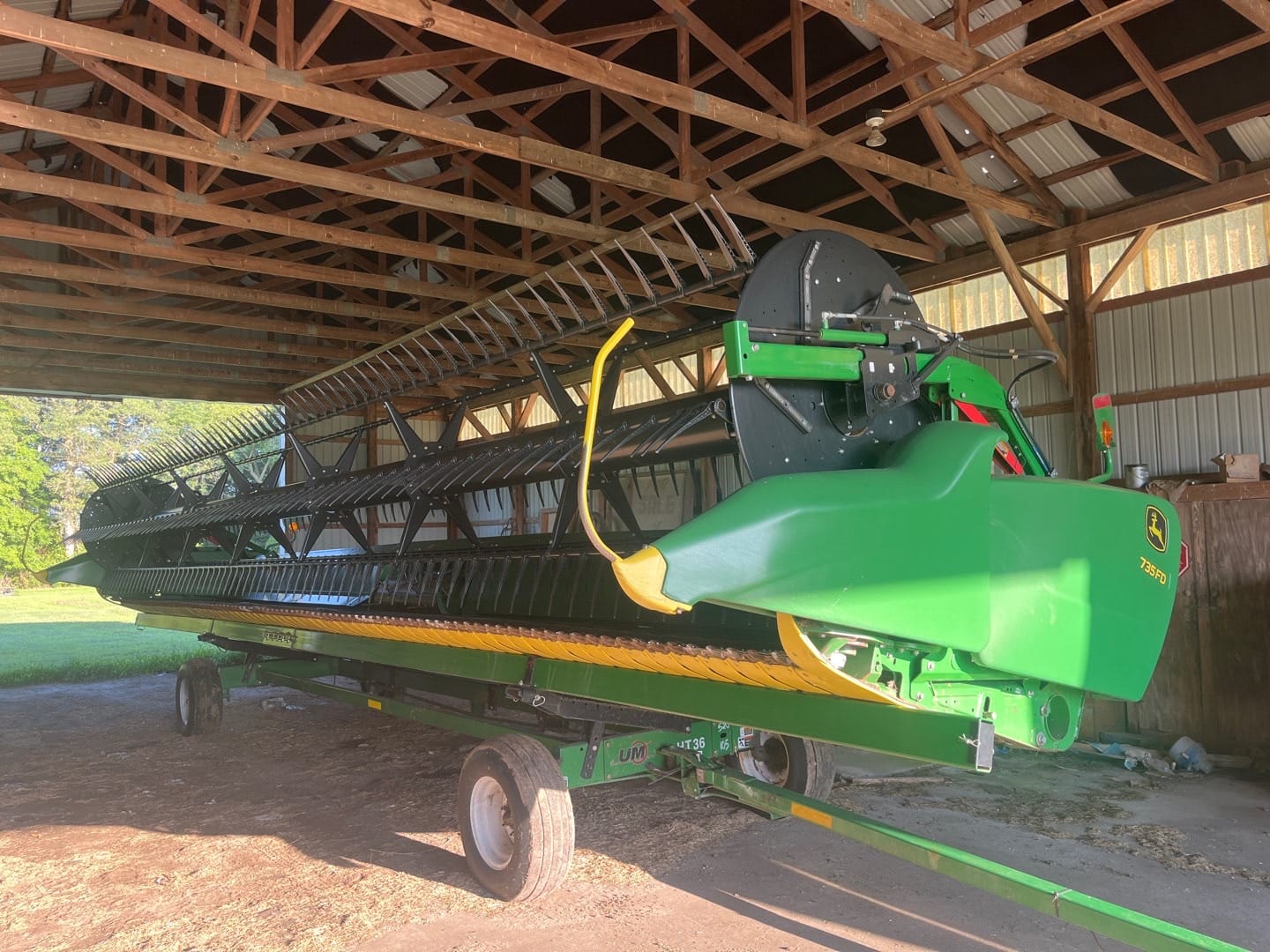 2019 John Deere 735 Equipment Image0