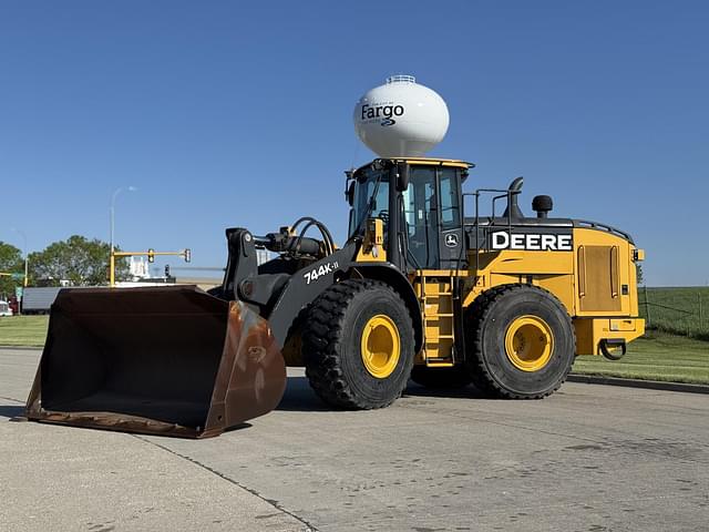 Image of John Deere 744K II equipment image 1