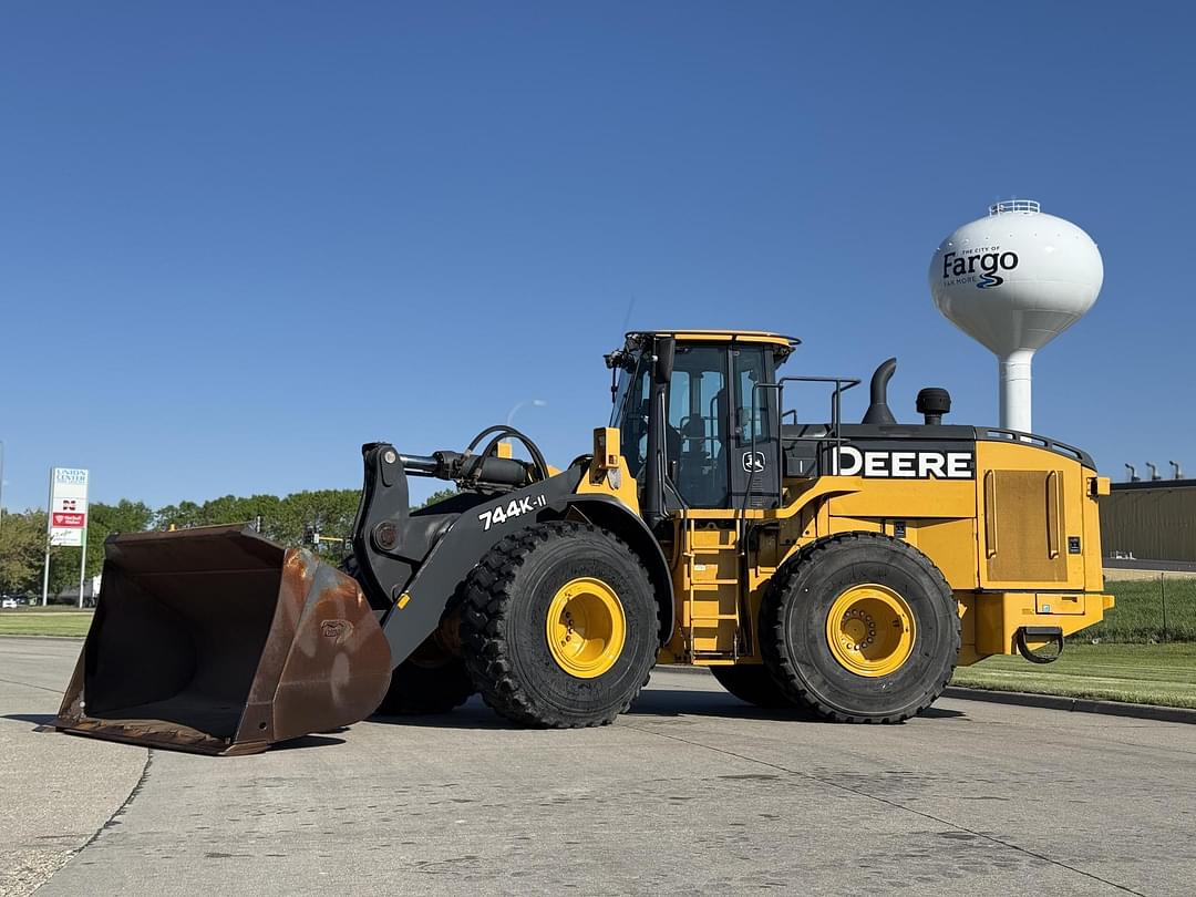 Image of John Deere 744K II Primary image