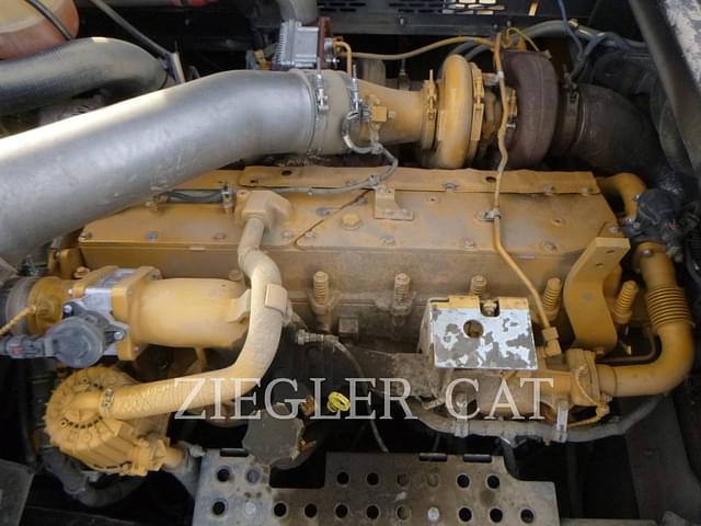 Image of John Deere 470G LC equipment image 2