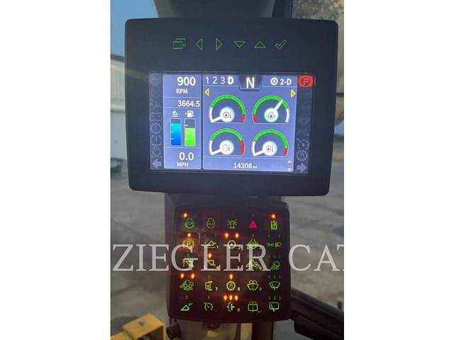 Image of John Deere 544L equipment image 2