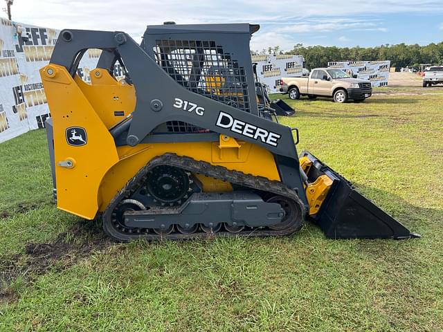 Image of John Deere 317G equipment image 3