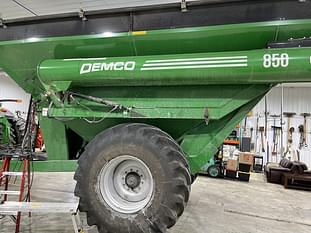 2019 Demco 850 Equipment Image0