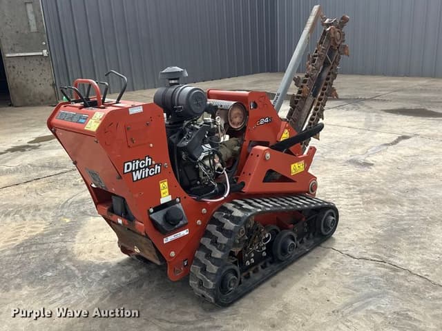 Image of Ditch Witch C24X equipment image 4