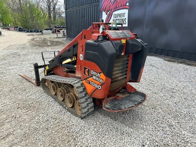 Image of Ditch Witch SK1050 equipment image 1