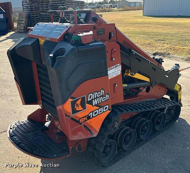 Image of Ditch Witch SK1050 equipment image 4