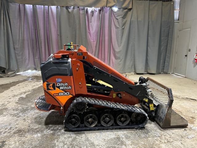 Image of Ditch Witch SK800 equipment image 4