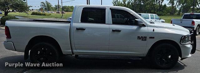 Image of Dodge Ram 1500 equipment image 3