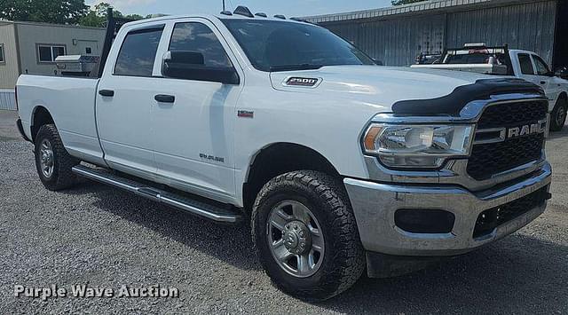 Image of Dodge Ram 2500 equipment image 2