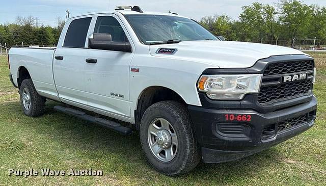 Image of Dodge Ram 2500 equipment image 2