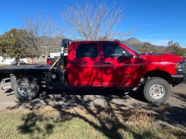 Image of Dodge Ram 2500 equipment image 2