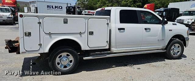 Image of Dodge Ram 2500HD equipment image 3