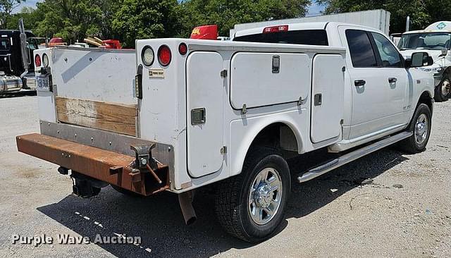 Image of Dodge Ram 2500HD equipment image 4