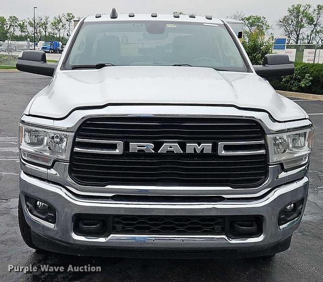 Image of Dodge Ram 3500 equipment image 1