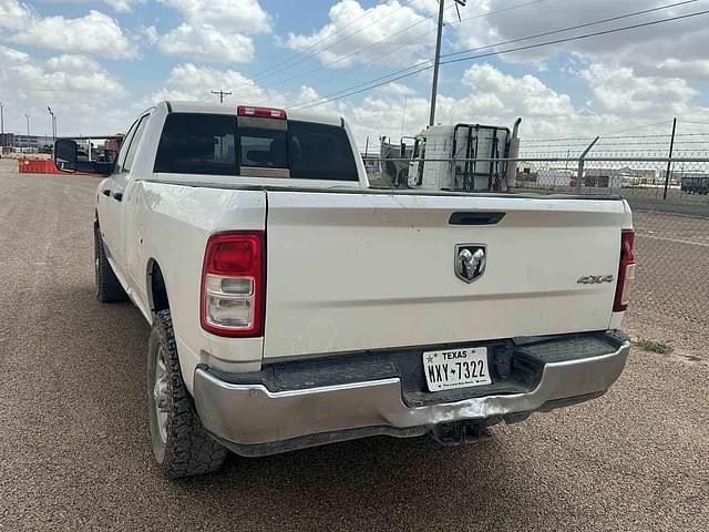 Image of Dodge Ram 3500 equipment image 4