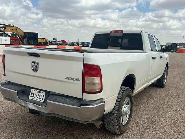 Image of Dodge Ram 3500 equipment image 3