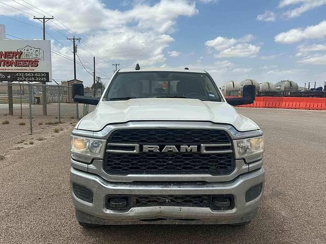 Image of Dodge Ram 3500 equipment image 1