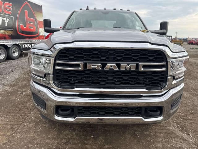 Image of Dodge Ram 3500HD equipment image 4
