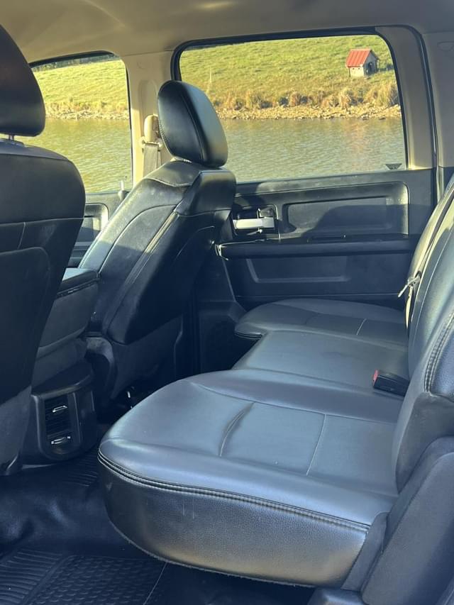 Image of Dodge Ram 3500 equipment image 4