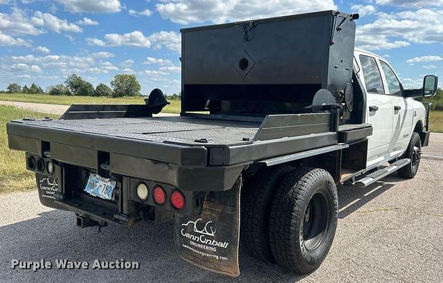 Image of Dodge Ram 3500HD equipment image 4