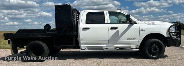 Image of Dodge Ram 3500HD equipment image 3