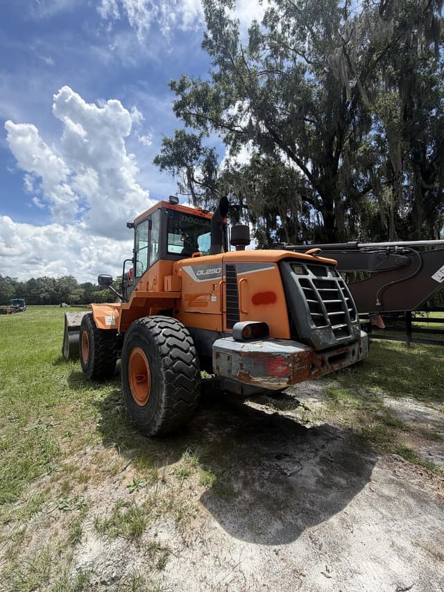 Image of Doosan DL250-5 equipment image 2
